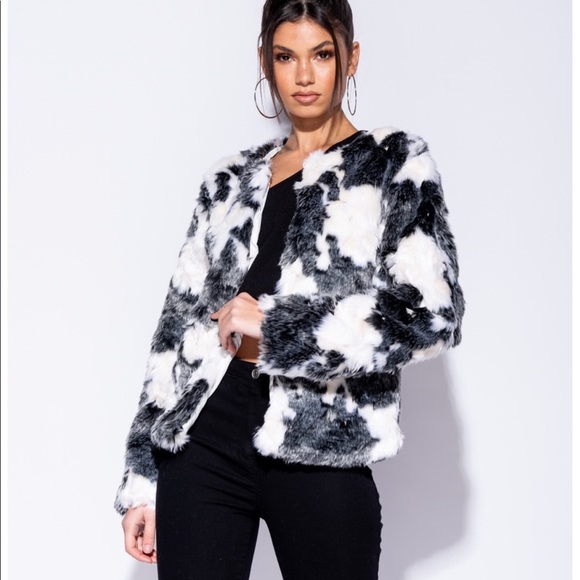 NWT Yvonne Collarless Vegan Faux Fur Coat - Picture 4 of 10